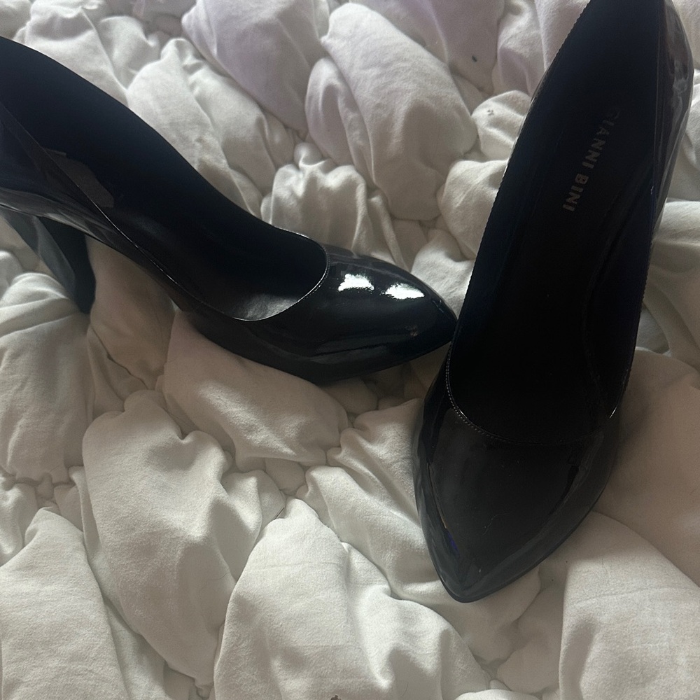 Gianni Bini Glossy Black Heels